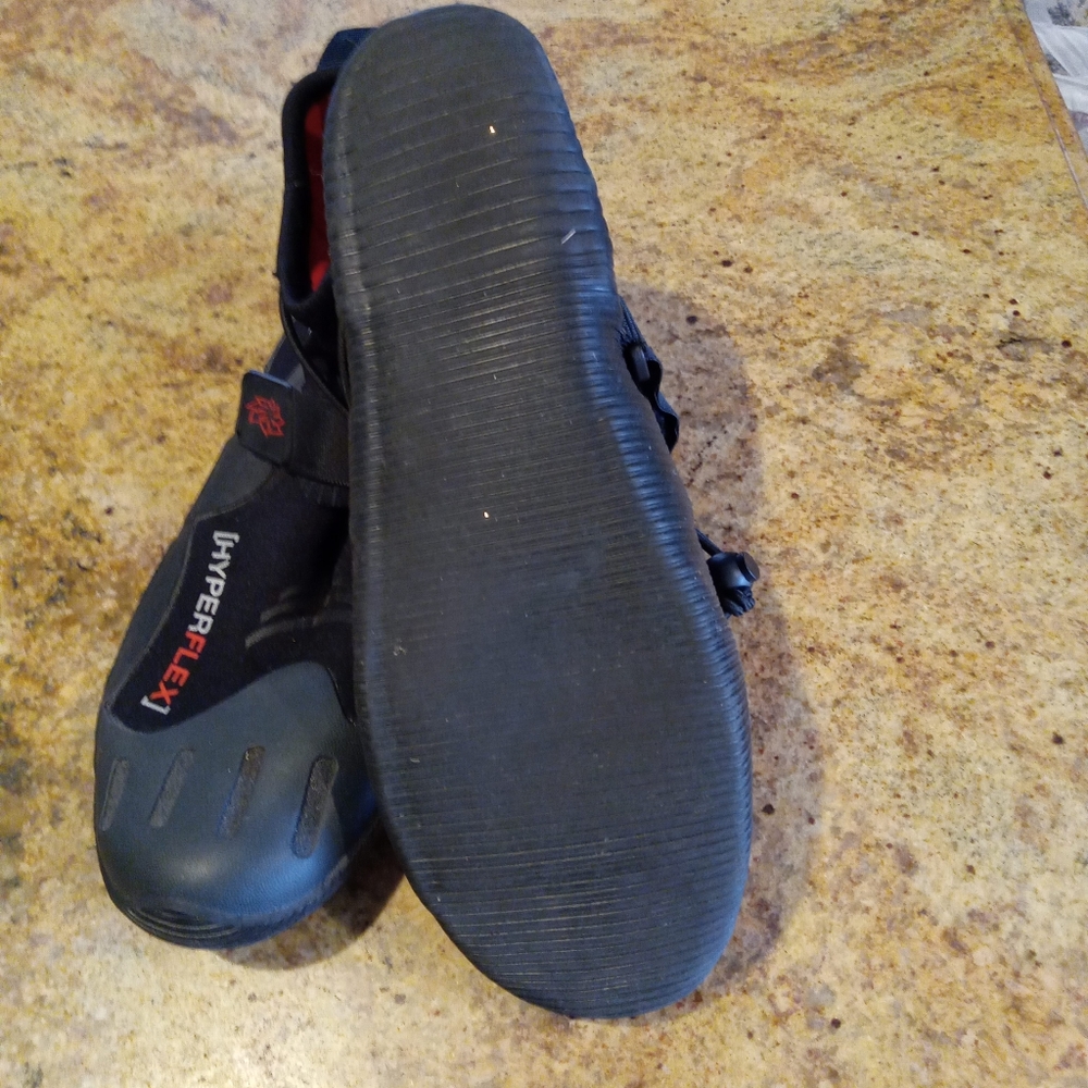 Shoes - Picture 3 of 4